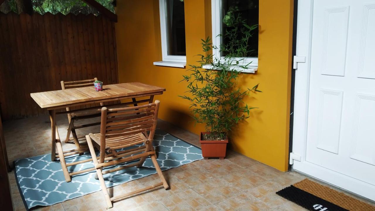 Bee Home Vecsés Eksteriør billede